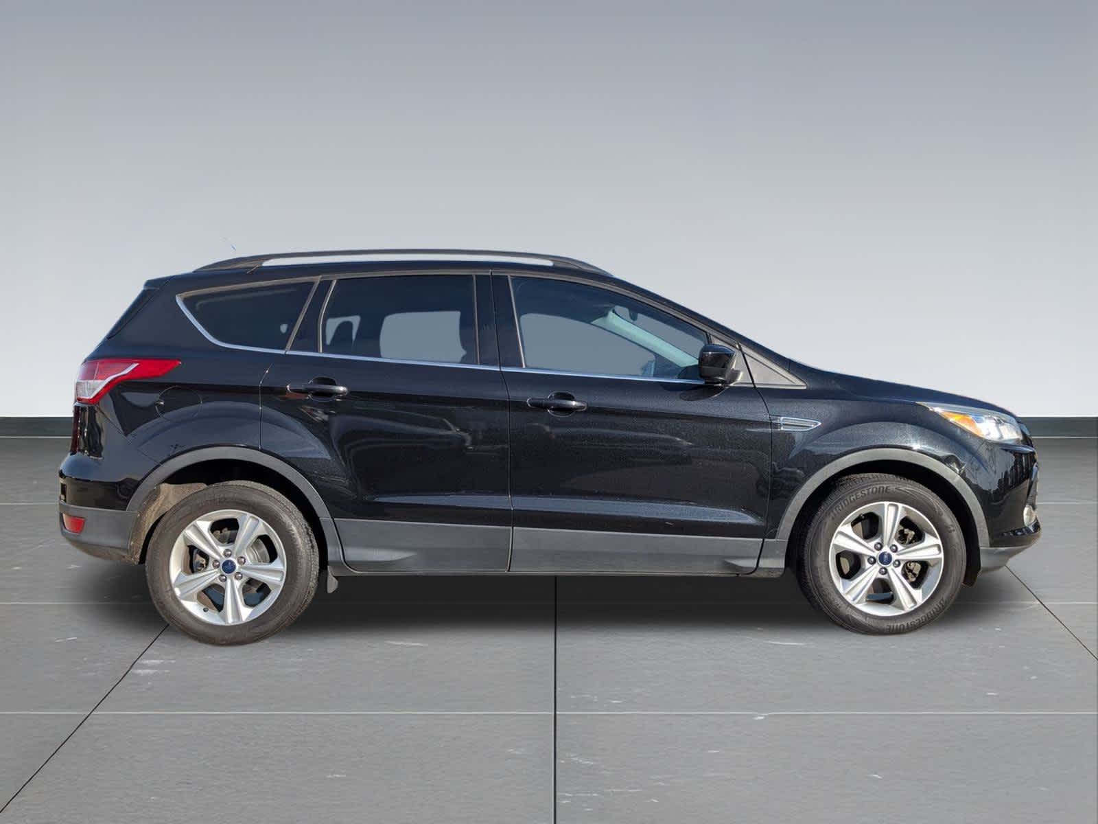 Thumbnail: 2015 Ford Escape - 4