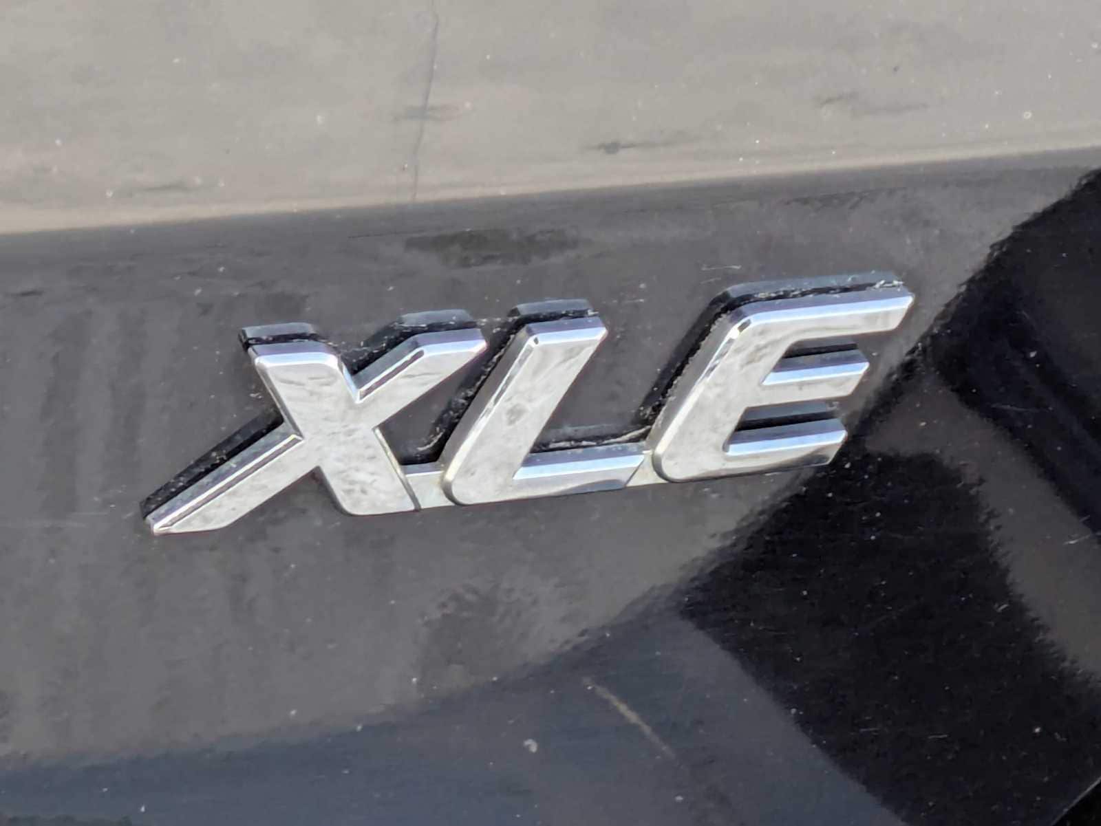 Thumbnail: 2015 Toyota Sienna - 12