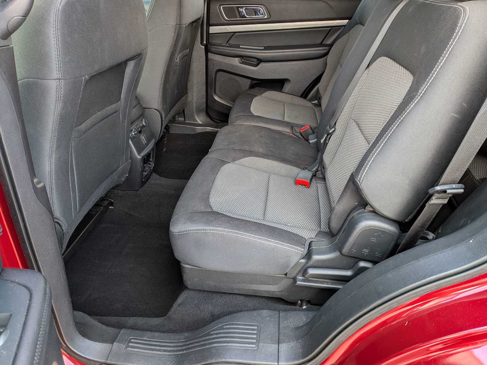 Thumbnail: 2019 Ford Explorer - 18