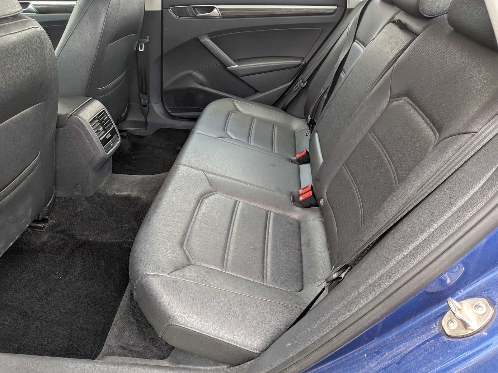 Thumbnail: 2016 Volkswagen Passat - 18