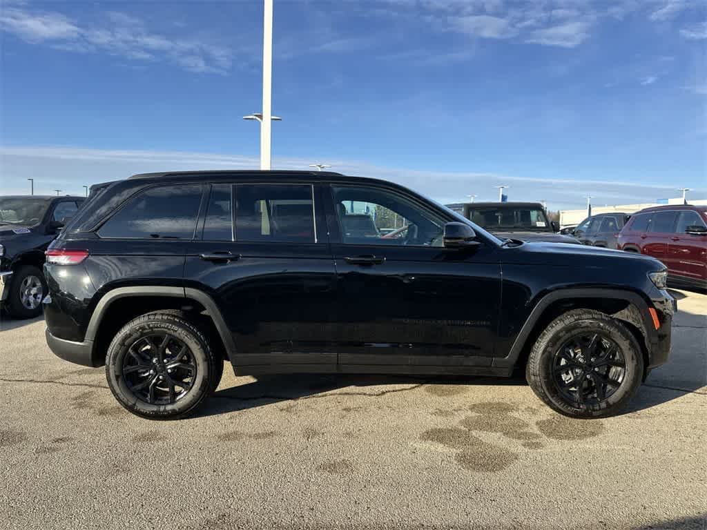 Thumbnail: 2025 Jeep Grand Cherokee - 6