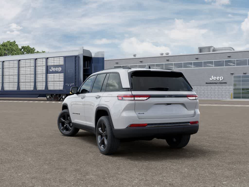 Thumbnail: 2025 Jeep Grand Cherokee - 3