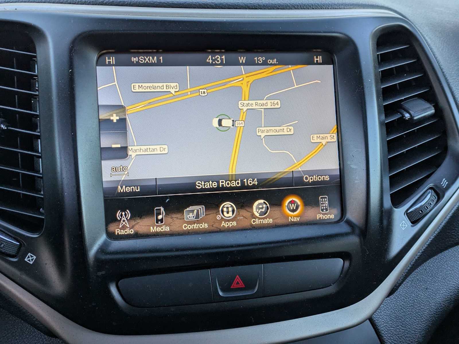 Thumbnail: 2016 Jeep Cherokee - 27