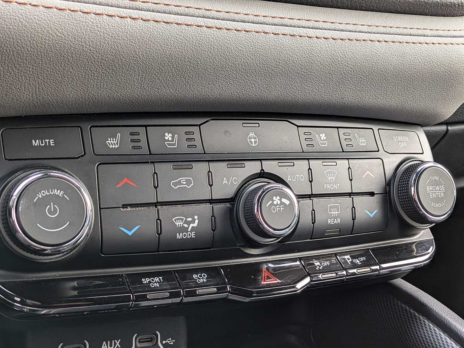 Thumbnail: 2022 Dodge Durango - 30