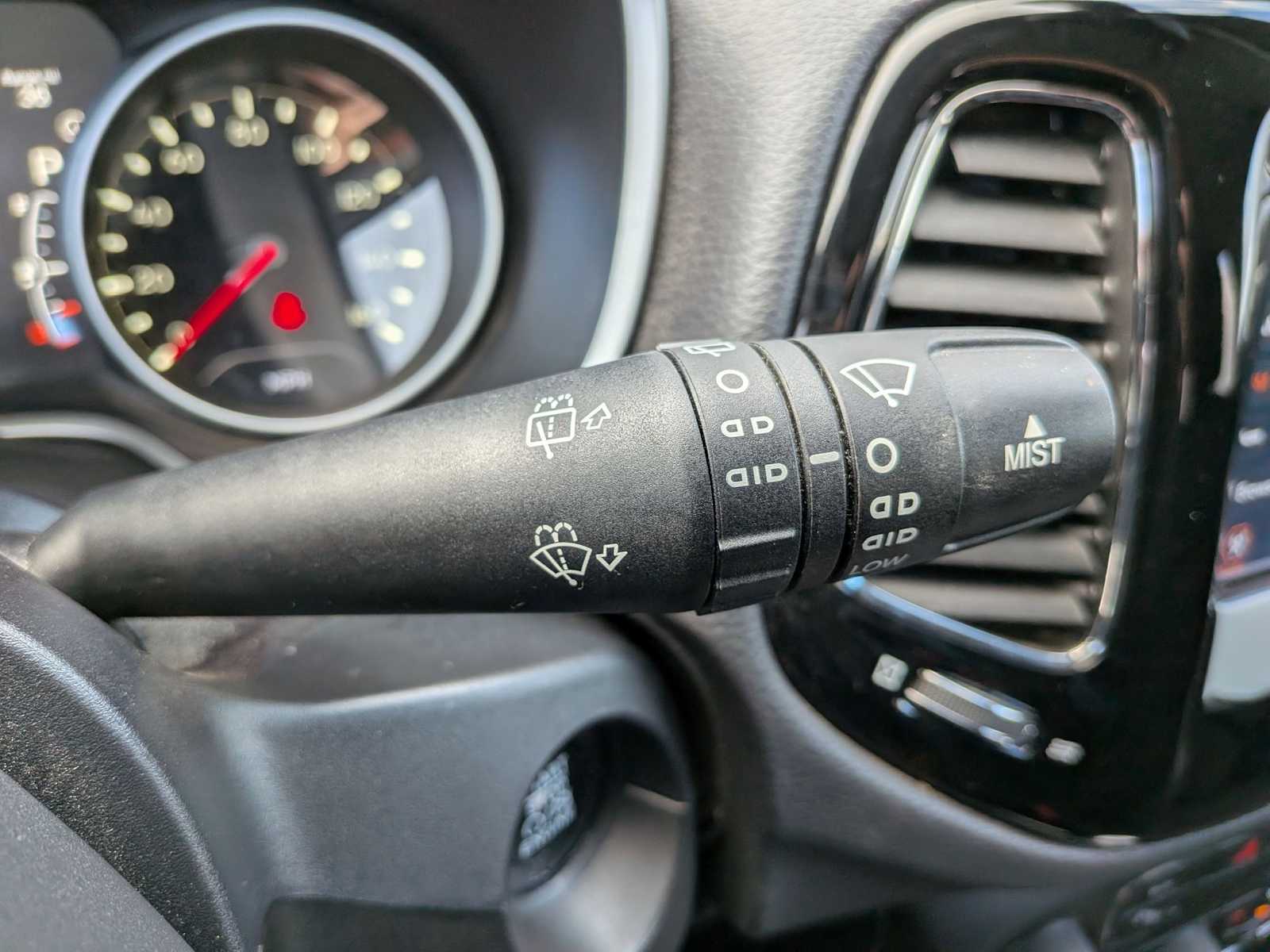 Thumbnail: 2018 Jeep Compass - 18