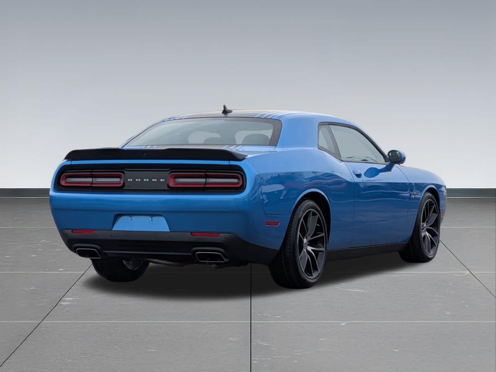 Thumbnail: 2016 Dodge Challenger - 5