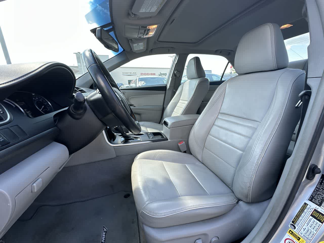 Thumbnail: 2016 Toyota Camry - 10