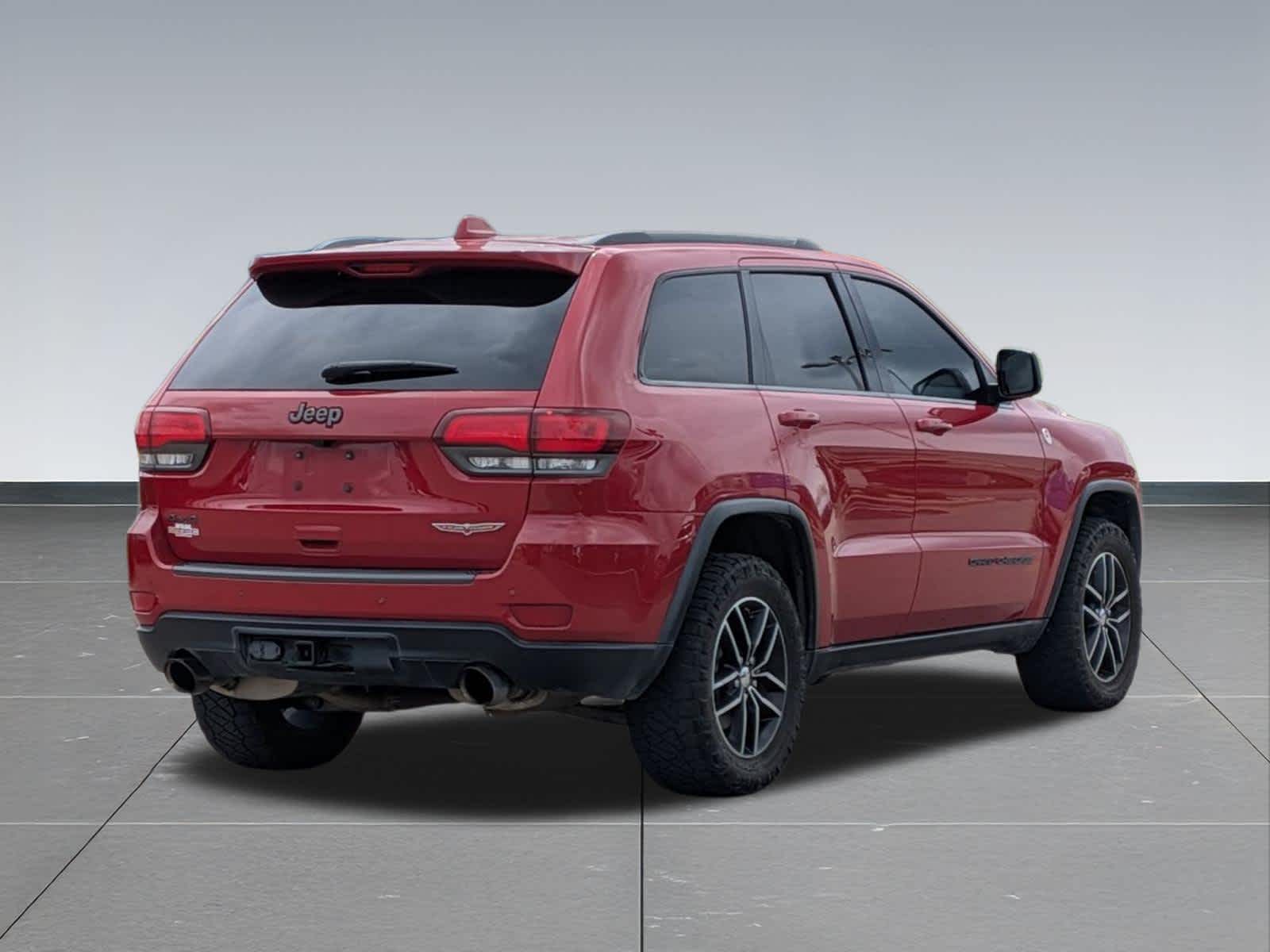 Thumbnail: 2017 Jeep Grand Cherokee - 6