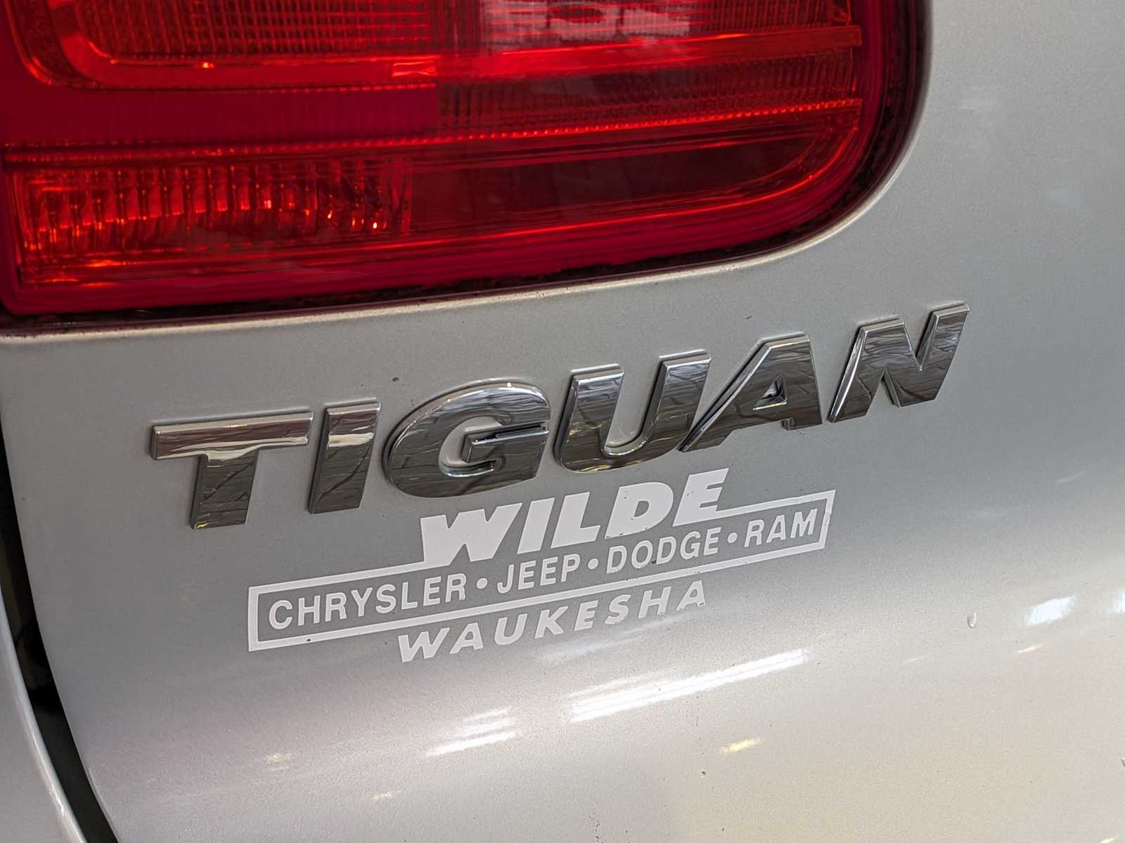Thumbnail: 2014 Volkswagen Tiguan - 12
