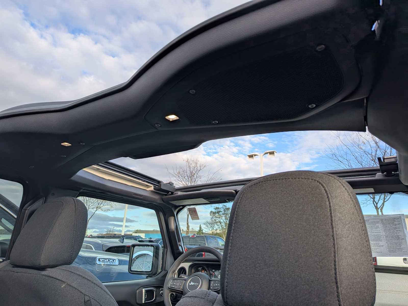 Thumbnail: 2025 Jeep Wrangler - 19