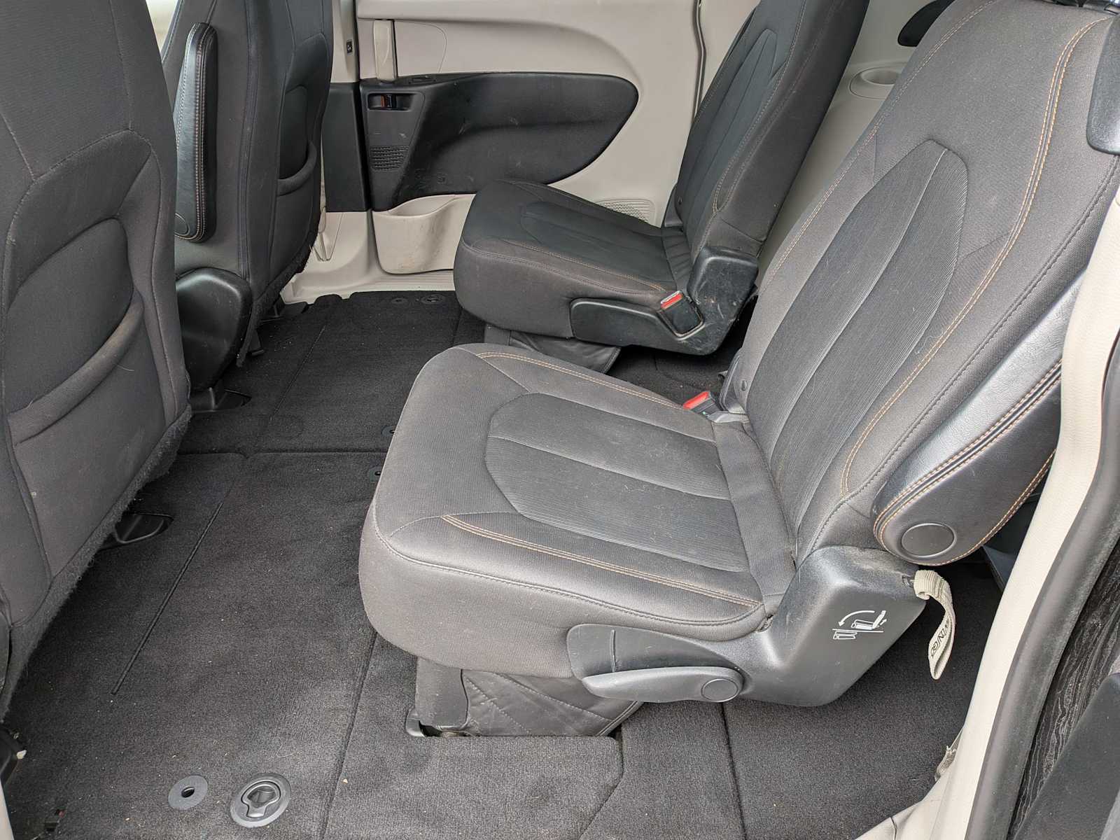 Thumbnail: 2018 Chrysler Pacifica - 18