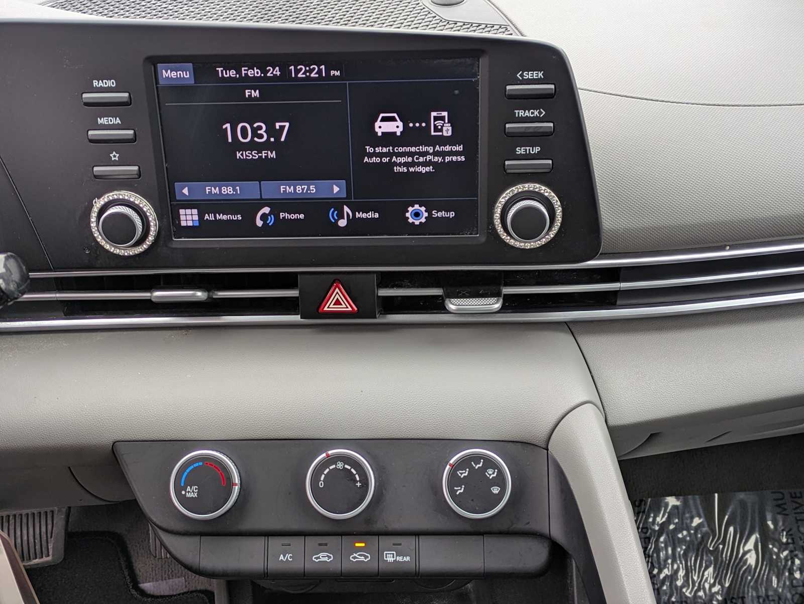 Thumbnail: 2025 Hyundai Elantra - 24