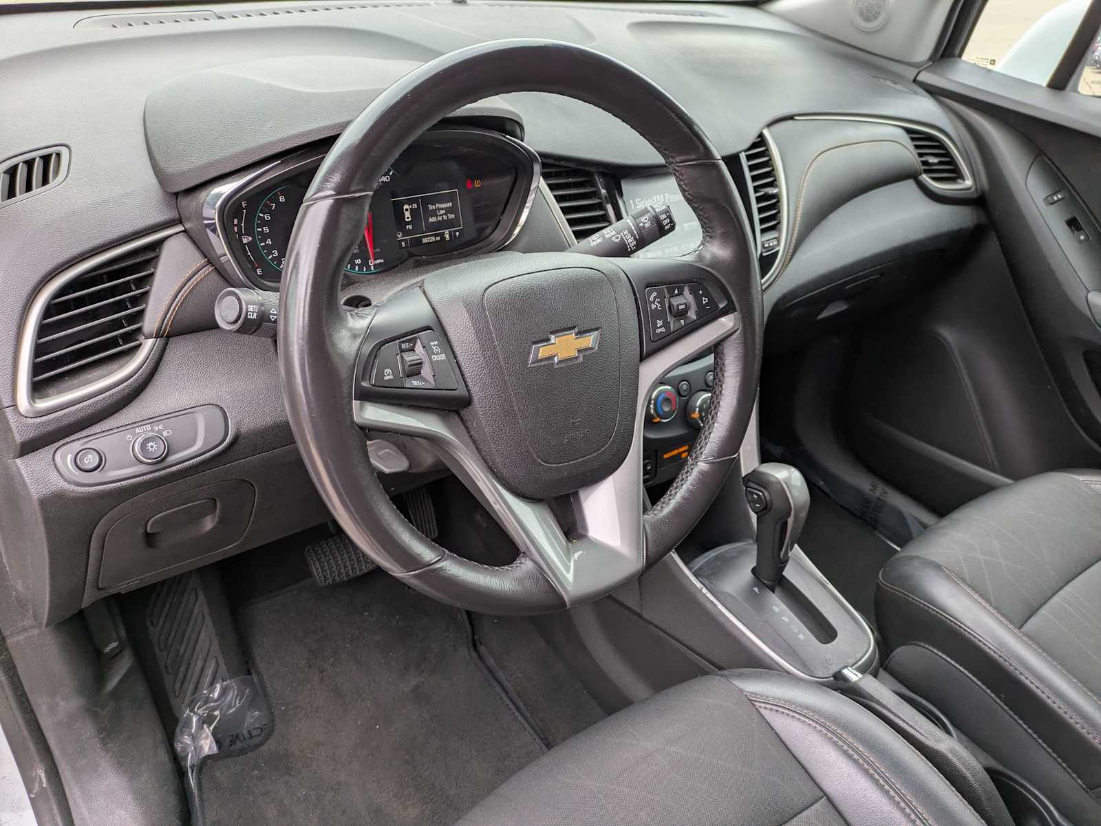 Thumbnail: 2017 Chevrolet Trax - 2