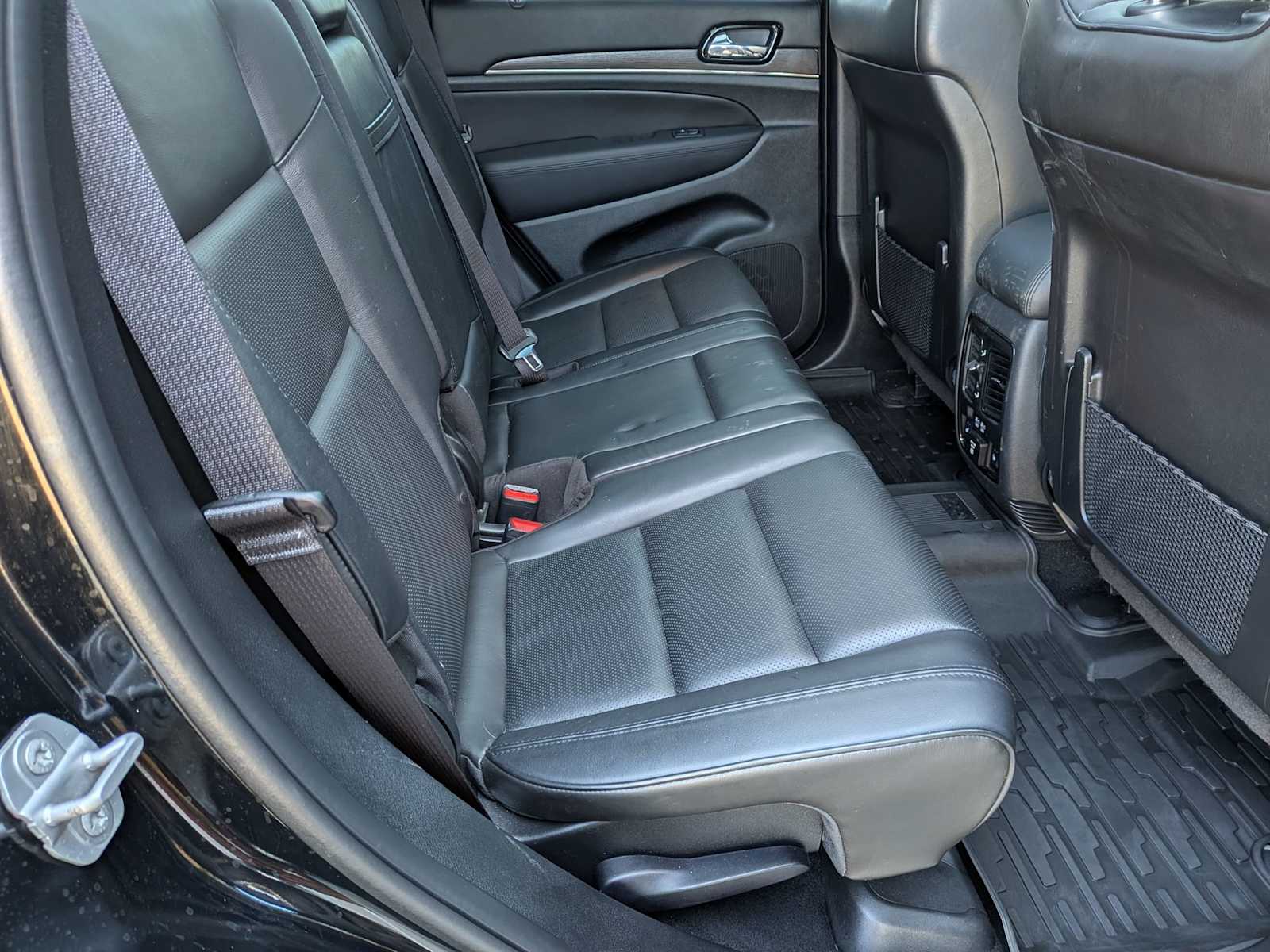 Thumbnail: 2020 Jeep Grand Cherokee - 20