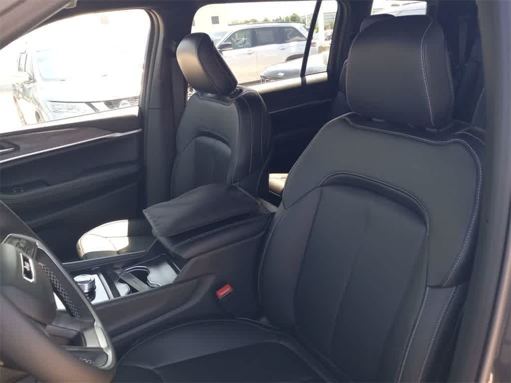 Thumbnail: 2025 Jeep Grand Cherokee L - 15