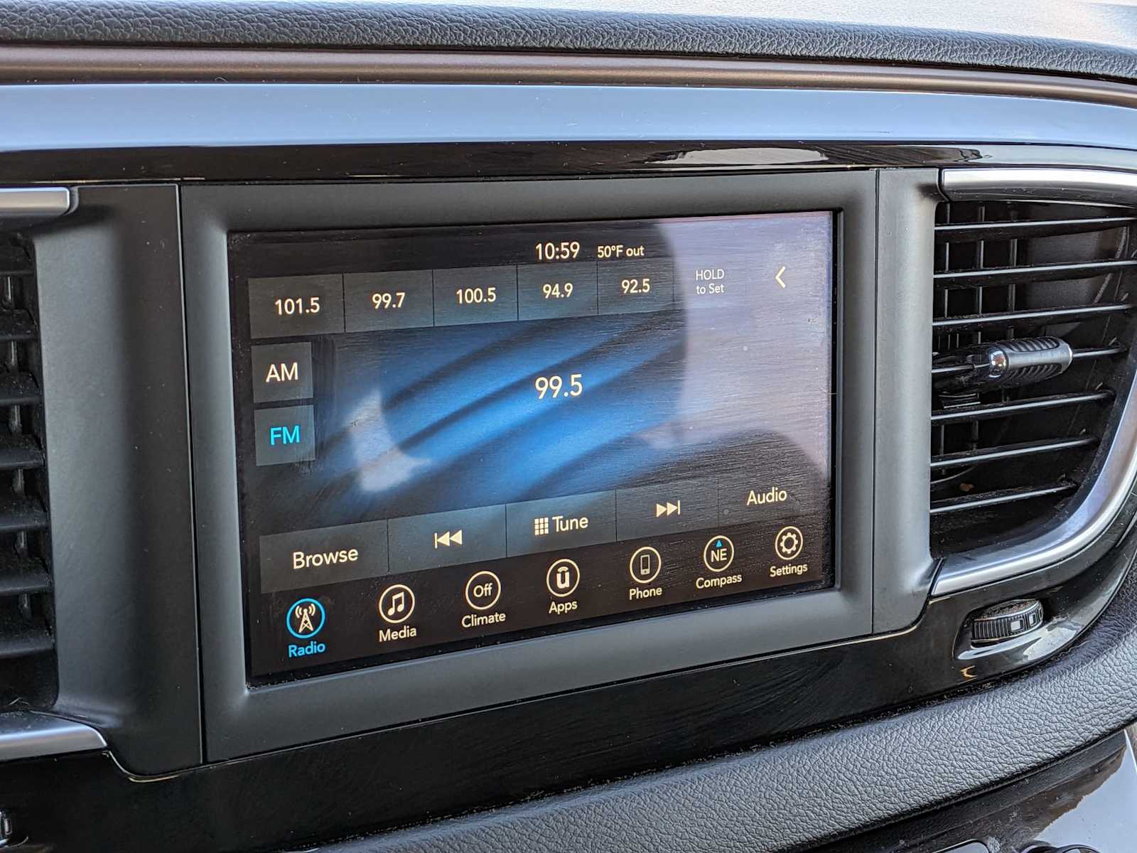 Thumbnail: 2018 Chrysler Pacifica - 25