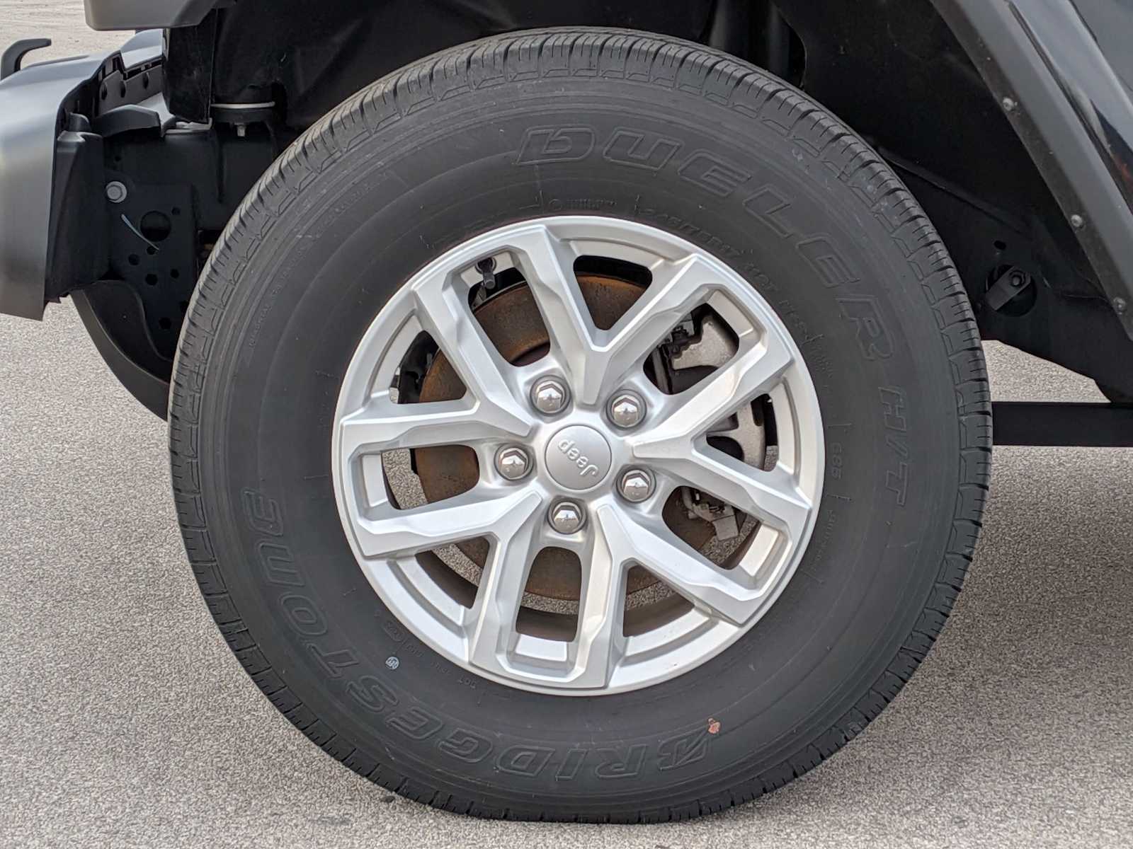 Thumbnail: 2023 Jeep Gladiator - 12