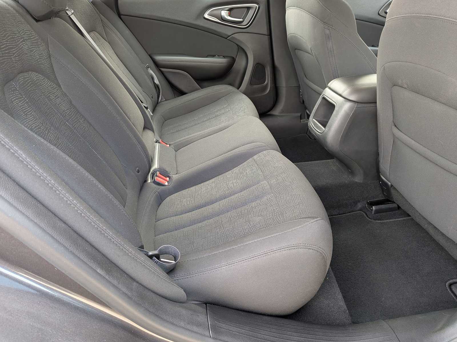 Thumbnail: 2016 Chrysler 200 - 18