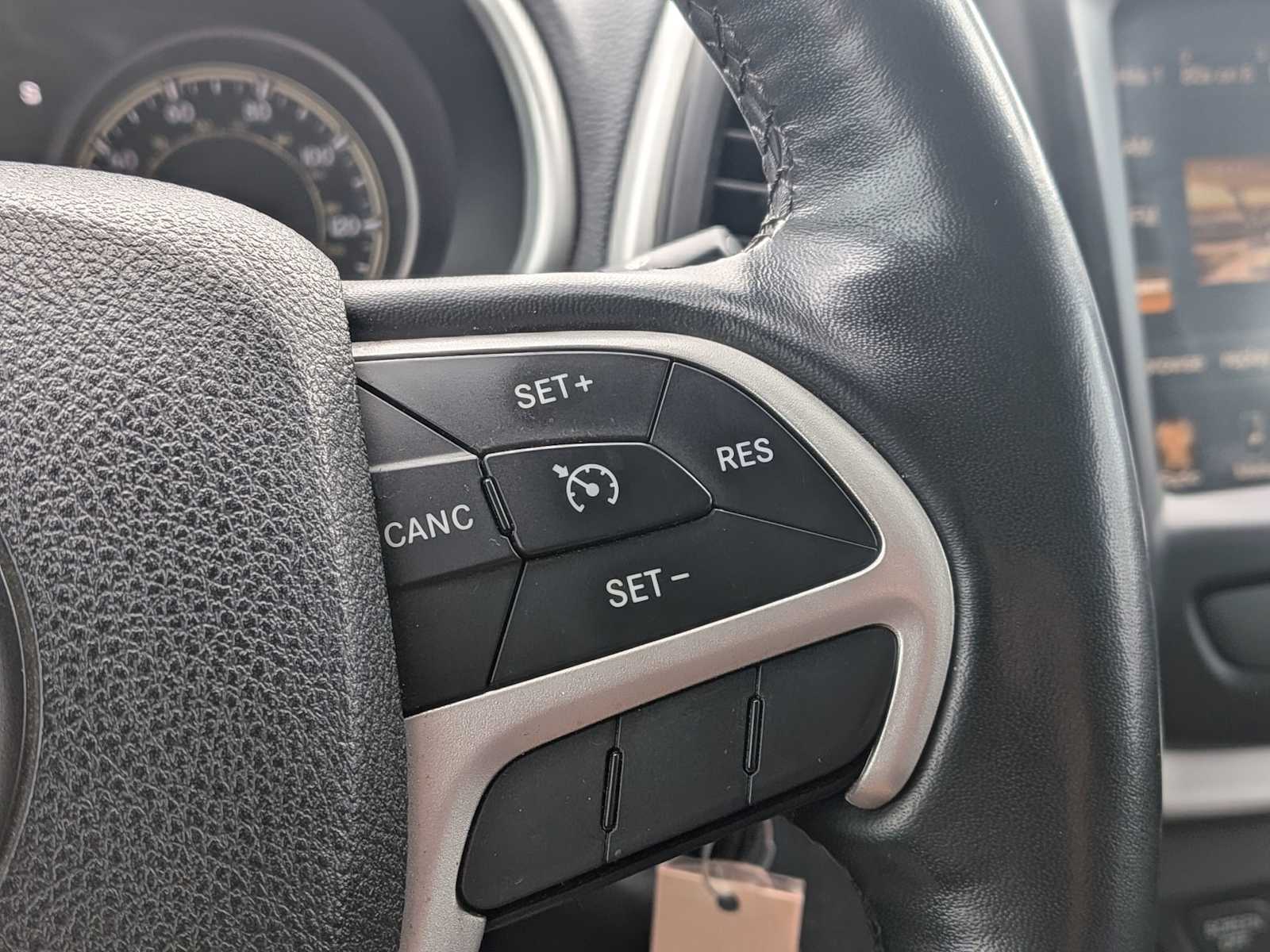 Thumbnail: 2015 Jeep Cherokee - 23
