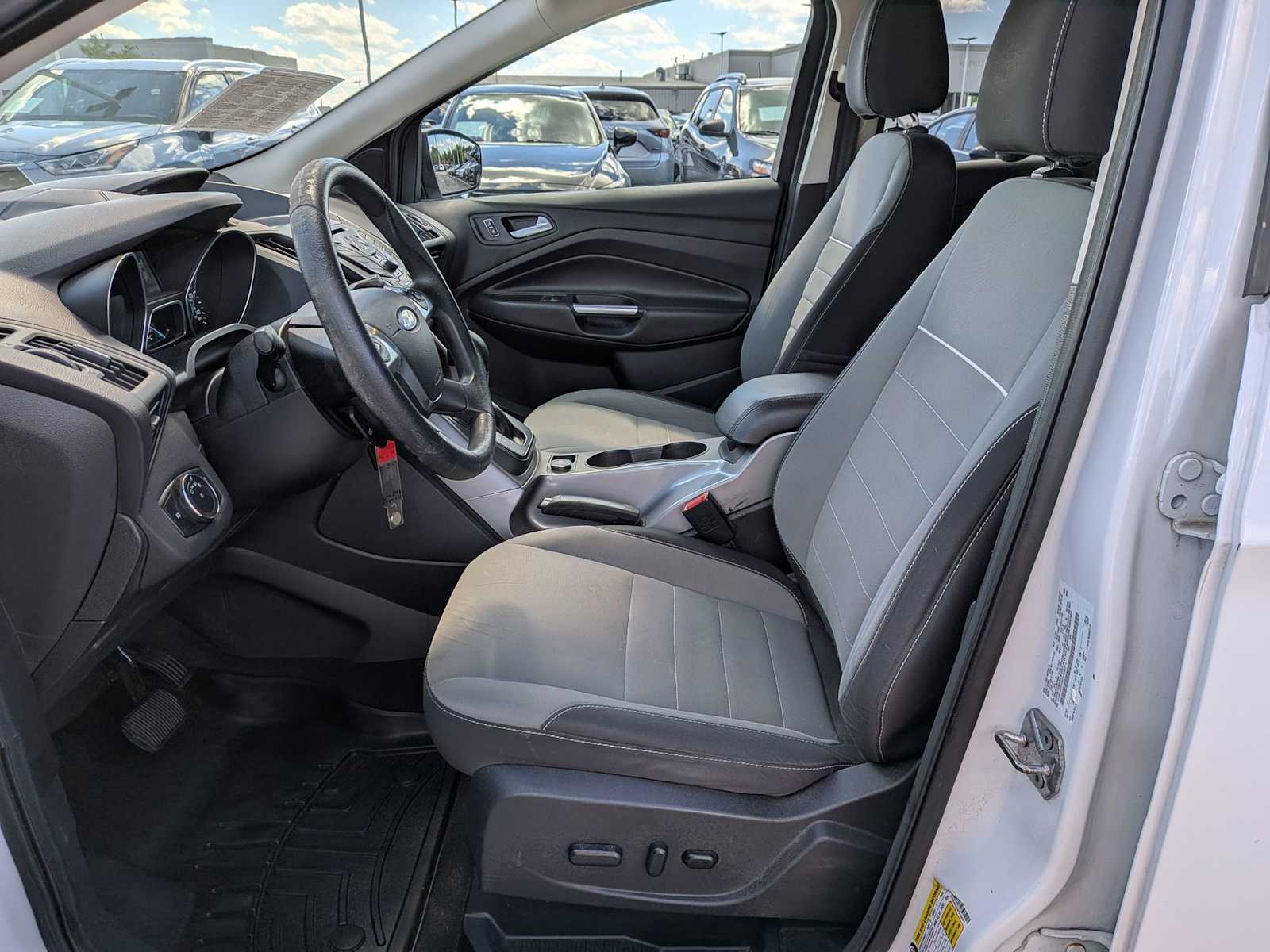 Thumbnail: 2015 Ford Escape - 14