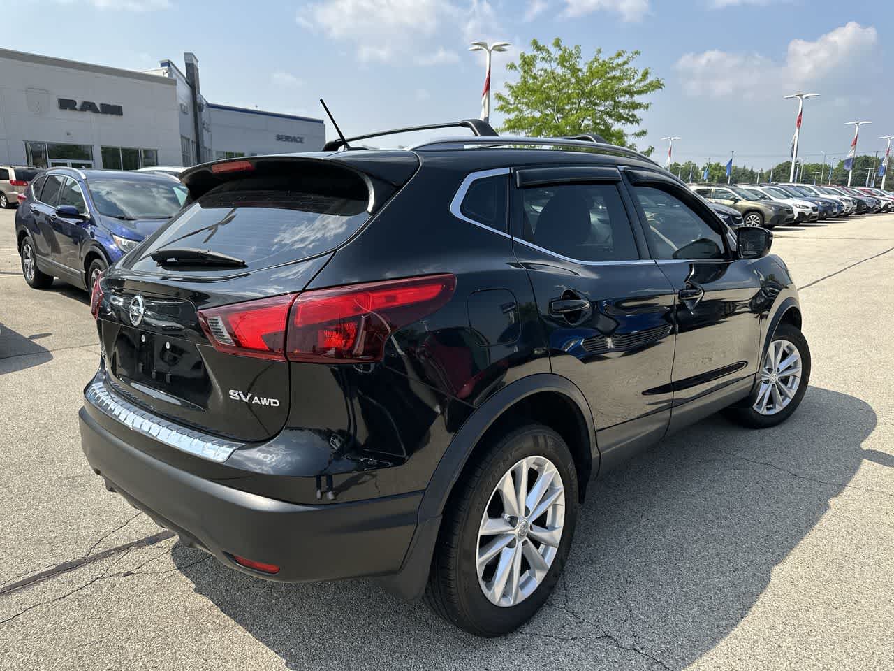 2017 Nissan Rogue Sport SV 13