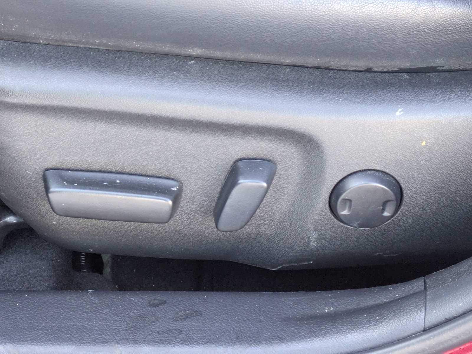 Thumbnail: 2015 Toyota Camry - 14