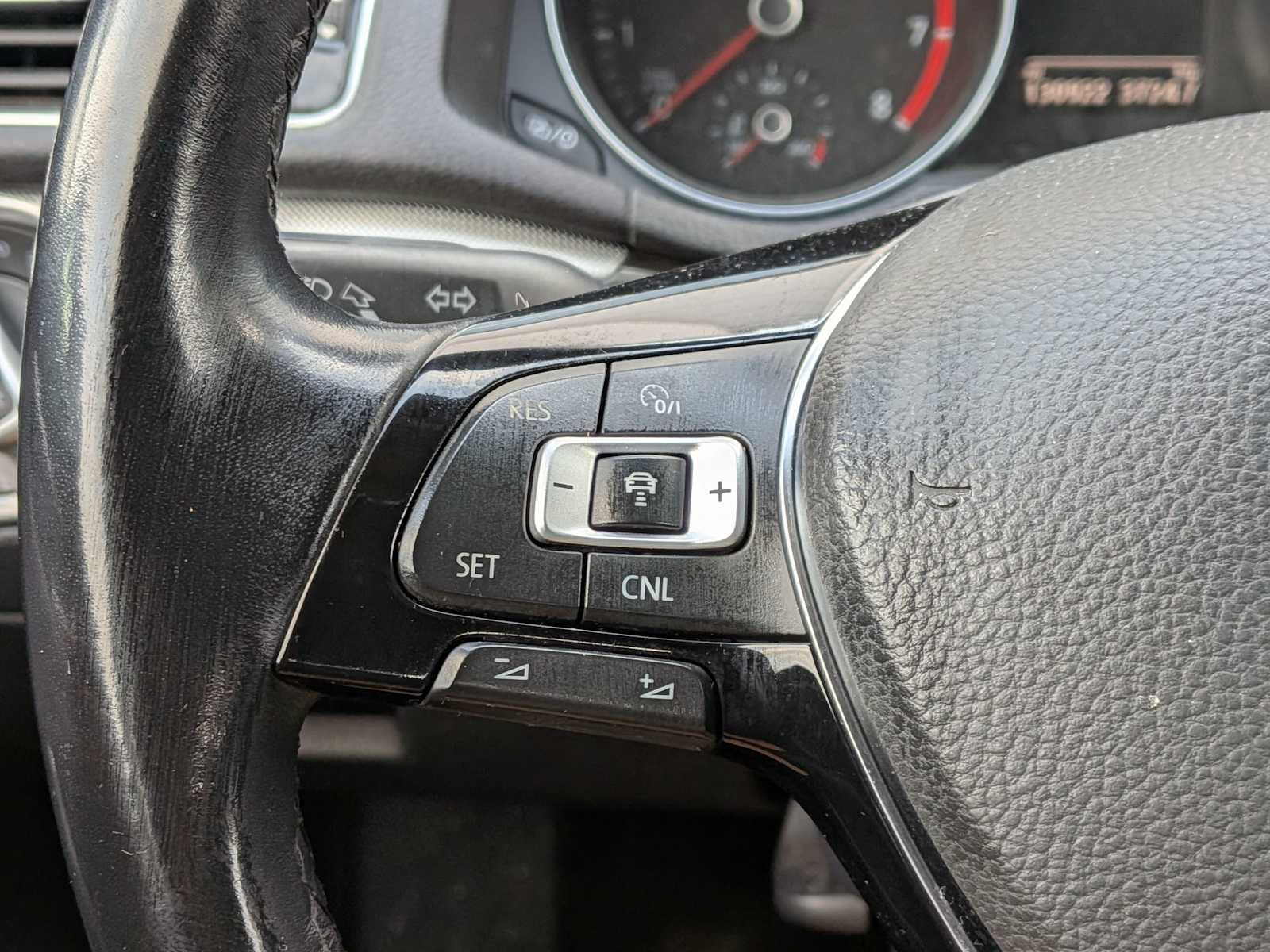 Thumbnail: 2016 Volkswagen Passat - 24