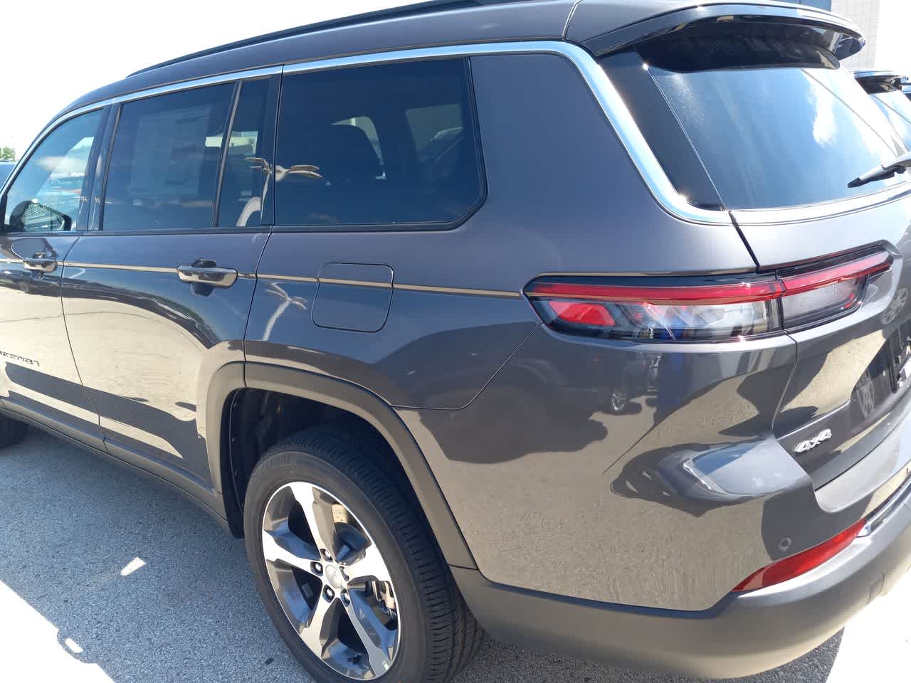 Thumbnail: 2025 Jeep Grand Cherokee L - 4