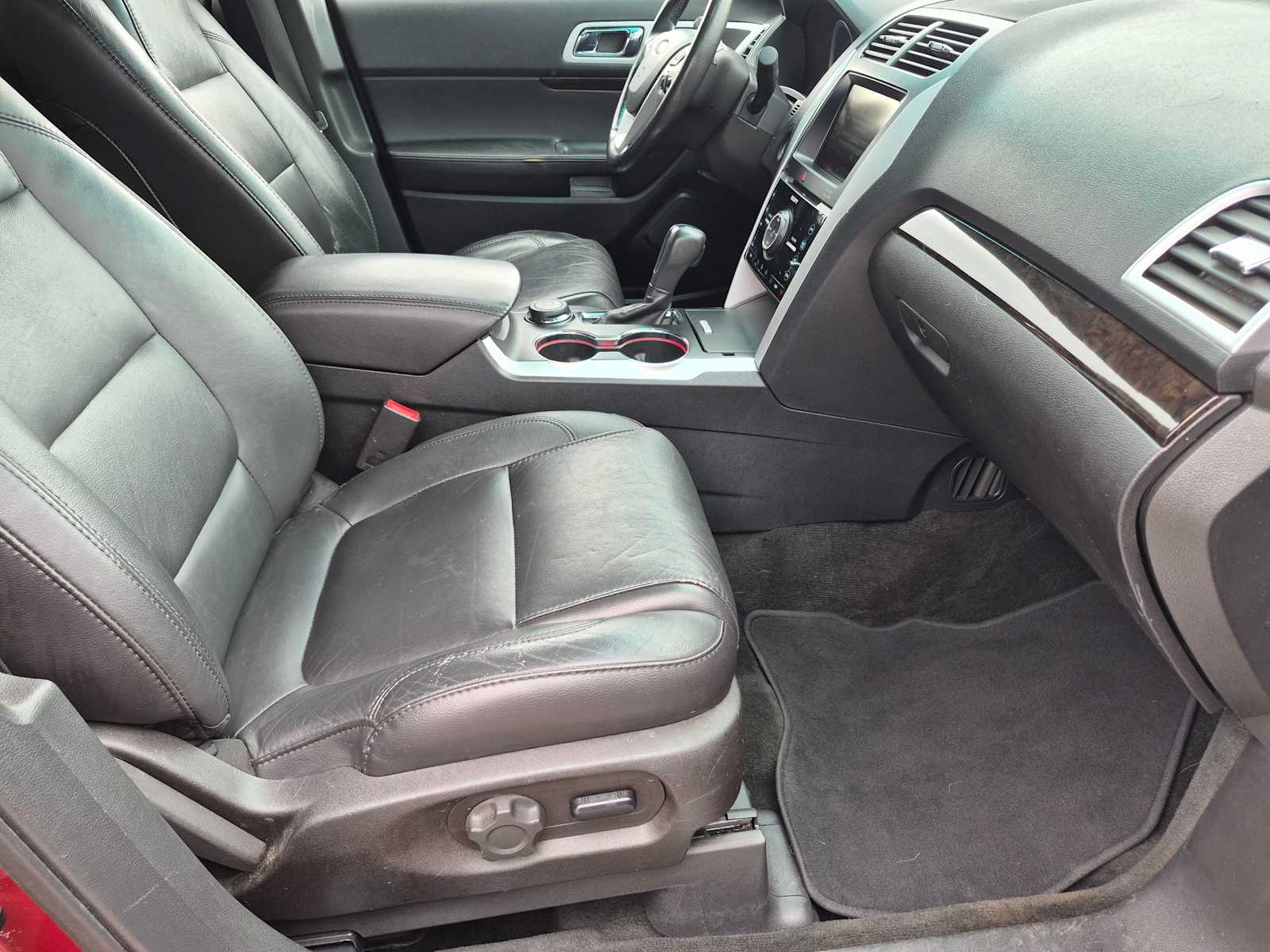 Thumbnail: 2015 Ford Explorer - 22