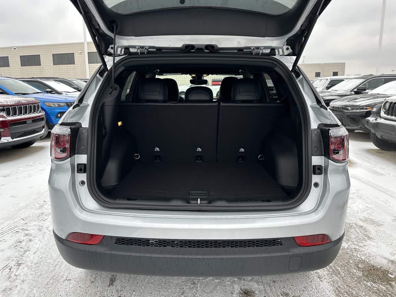 Thumbnail: 2025 Jeep Compass - 25
