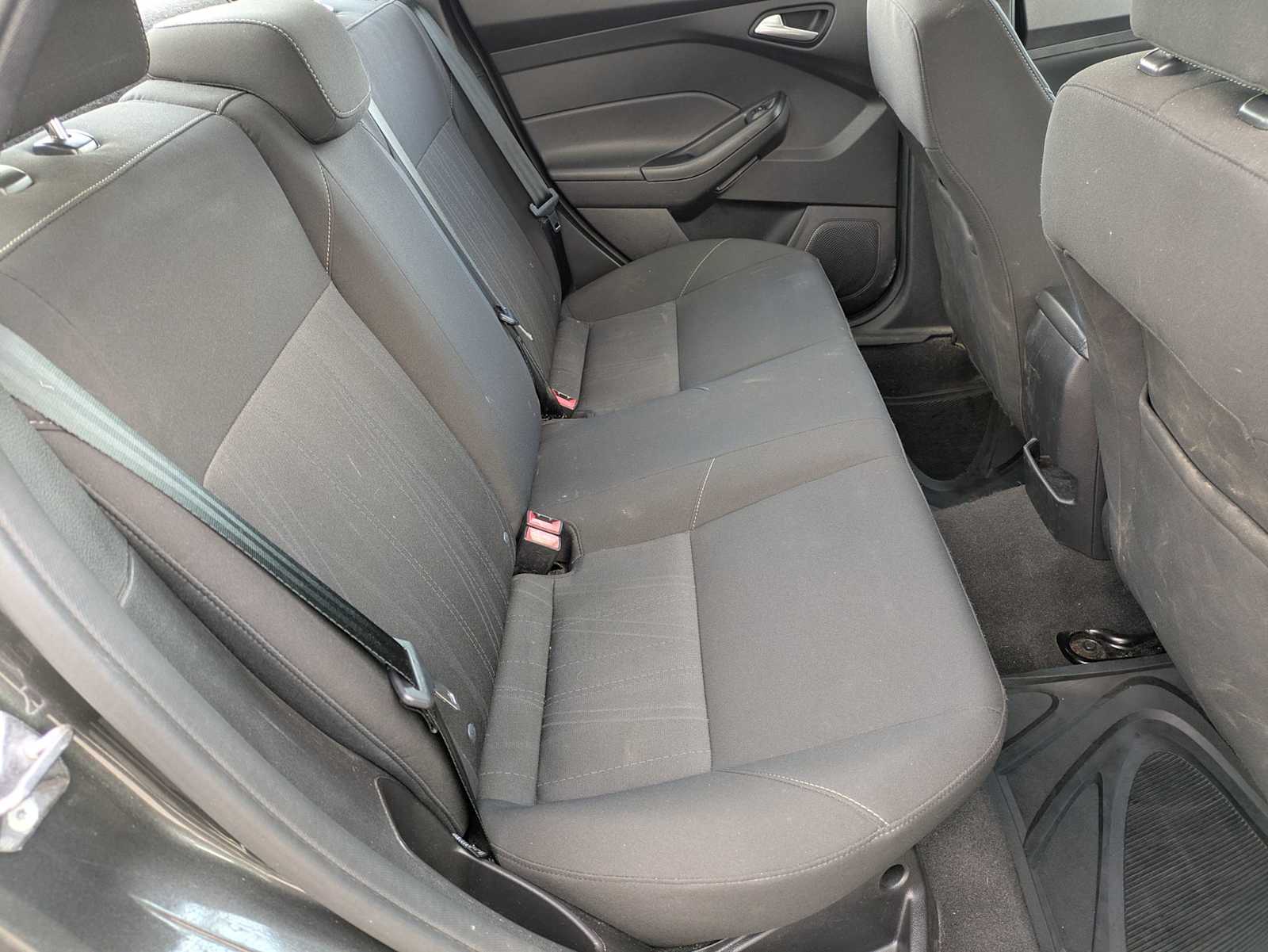 Thumbnail: 2015 Ford Focus - 18