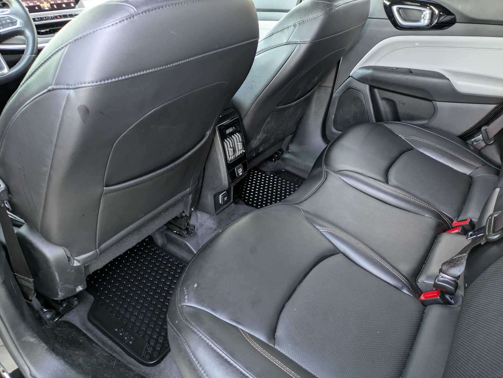 Thumbnail: 2022 Jeep Compass - 16