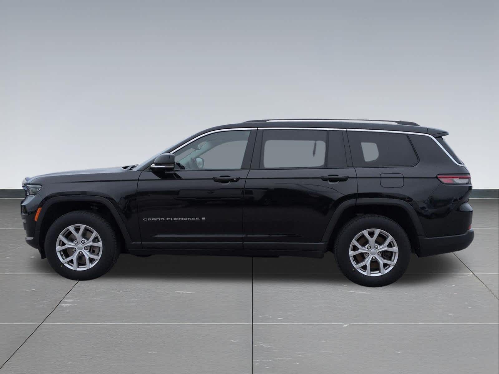 Thumbnail: 2022 Jeep Grand Cherokee - 3