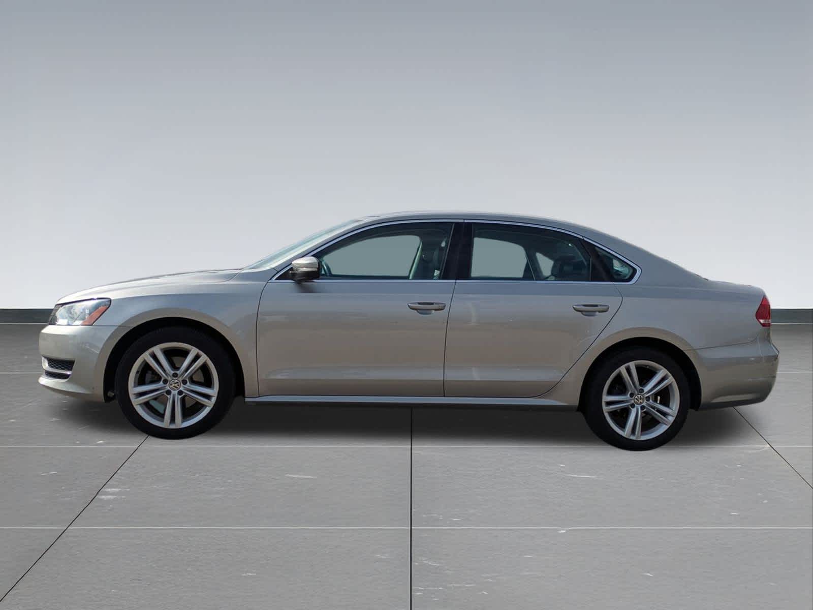 Thumbnail: 2014 Volkswagen Passat - 3