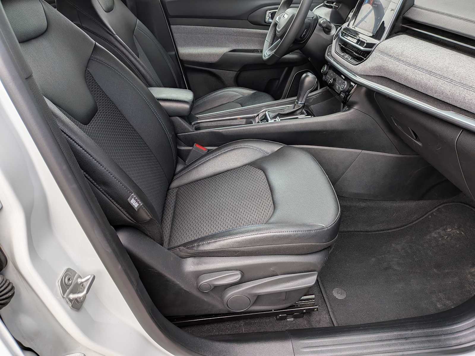 Thumbnail: 2025 Jeep Compass - 17