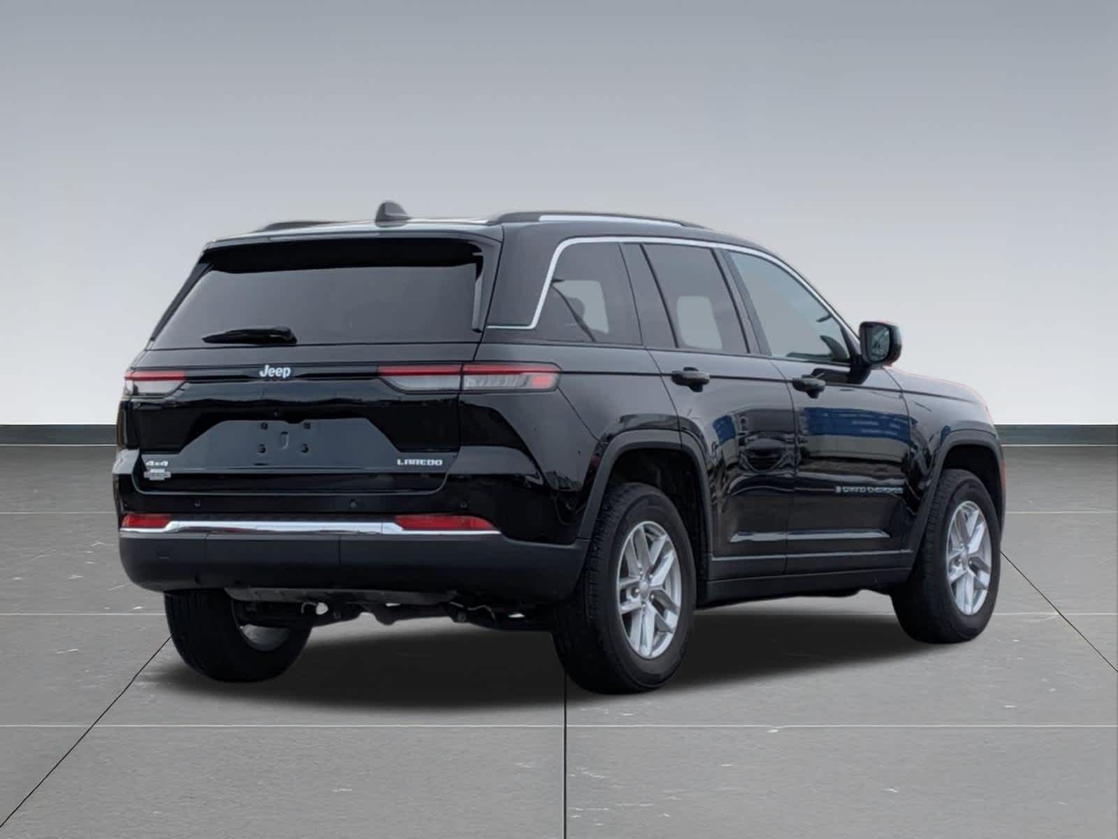 Thumbnail: 2023 Jeep Grand Cherokee - 6