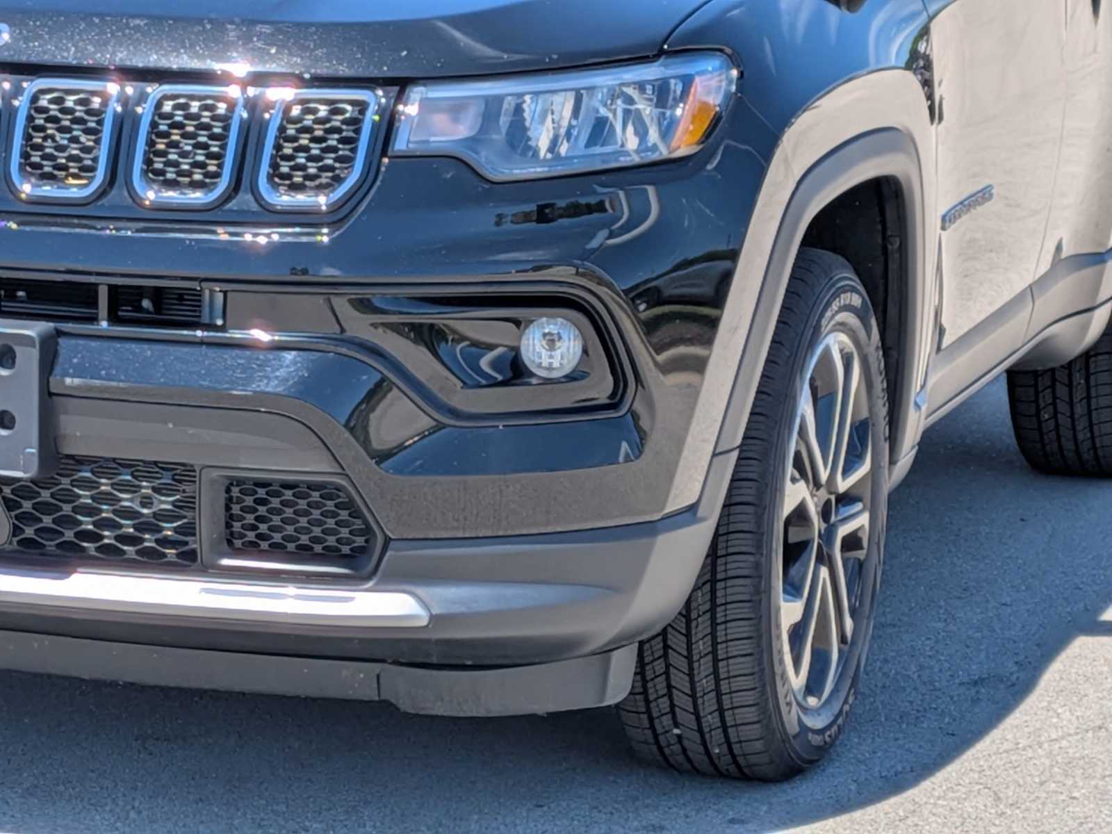 Thumbnail: 2023 Jeep Compass - 10