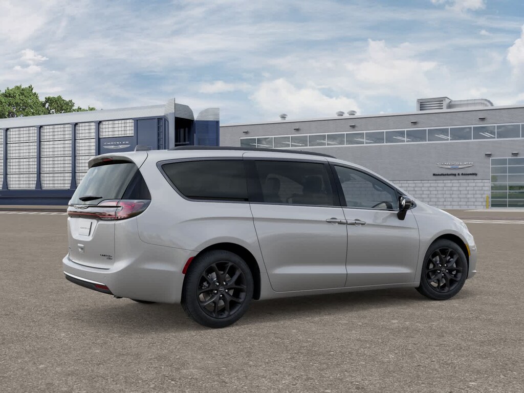 New 2026 Chrysler Pacifica Limited Passenger Van