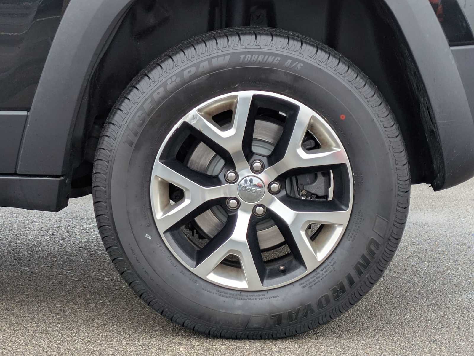 Thumbnail: 2014 Jeep Cherokee - 14