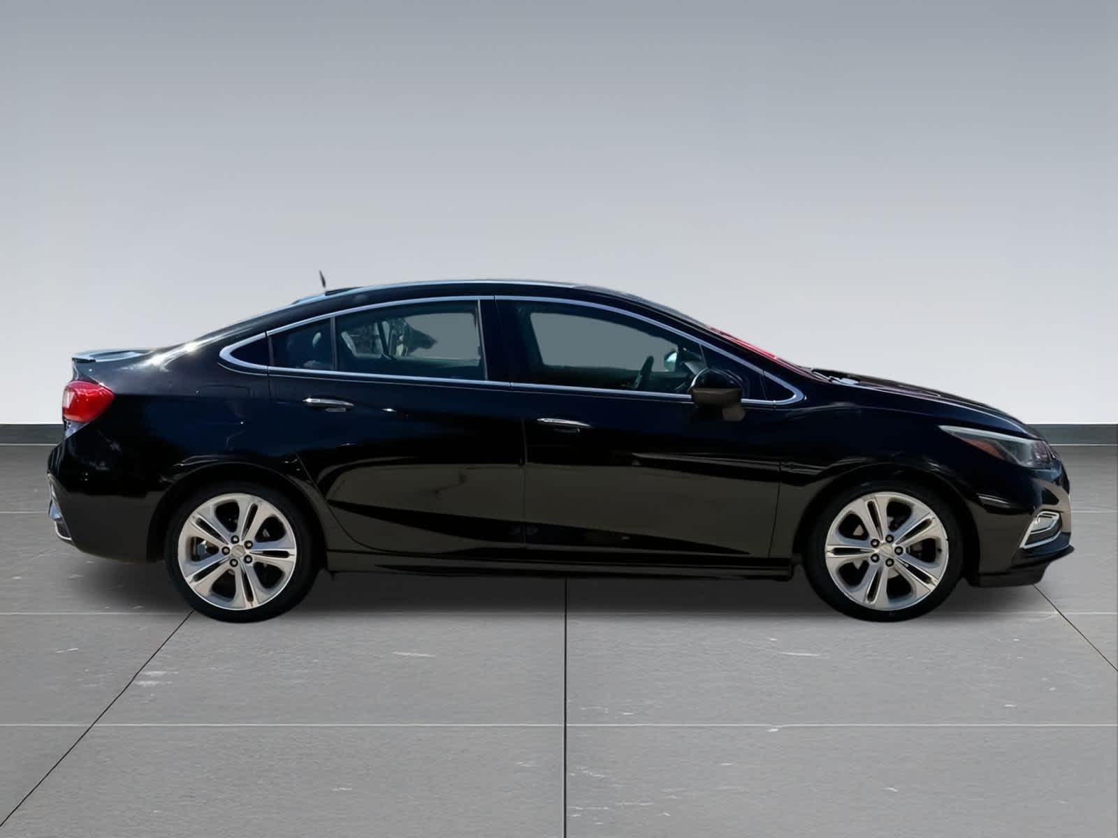 Thumbnail: 2016 Chevrolet Cruze - 2