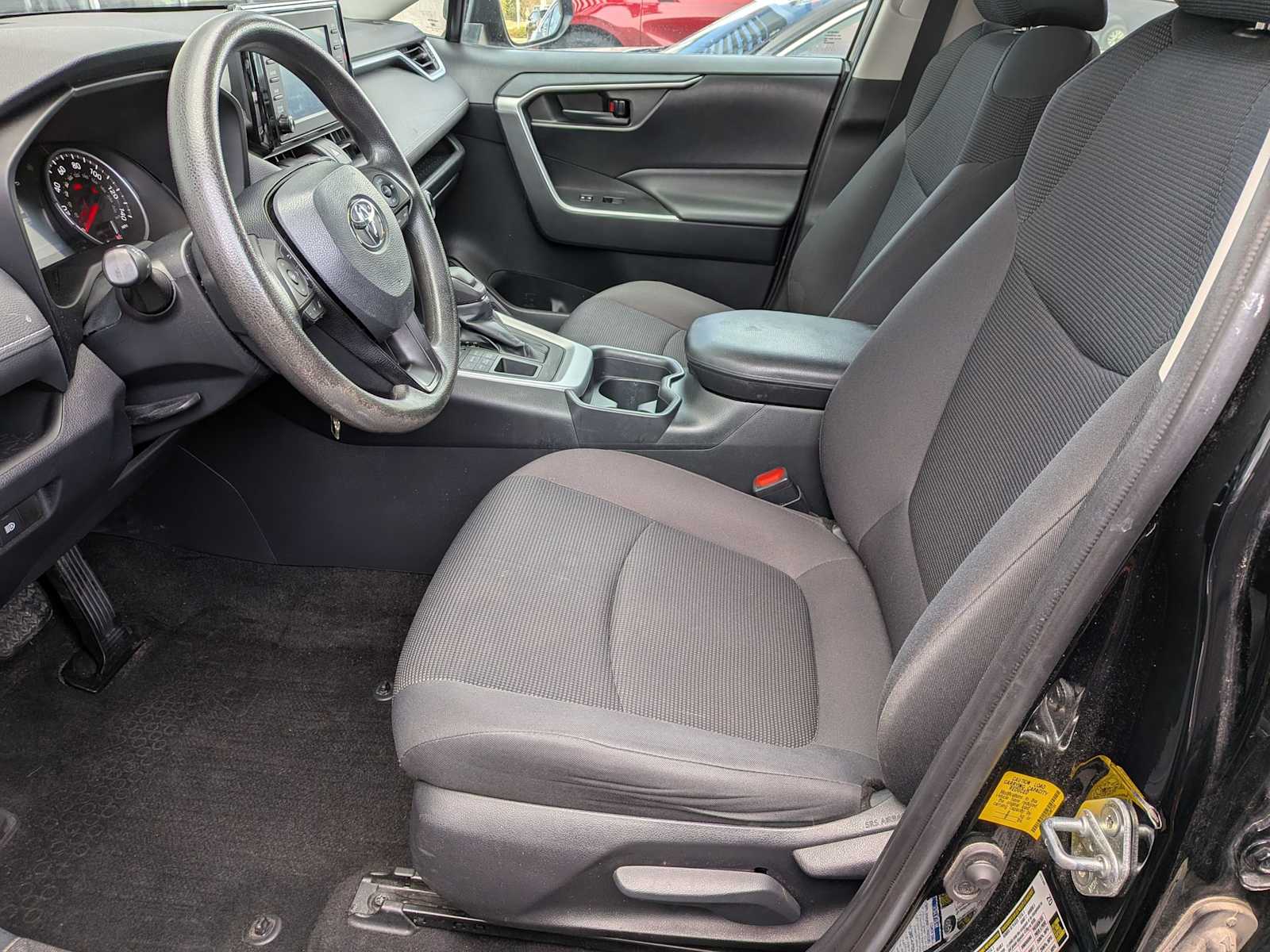 Thumbnail: 2019 Toyota RAV4 - 15