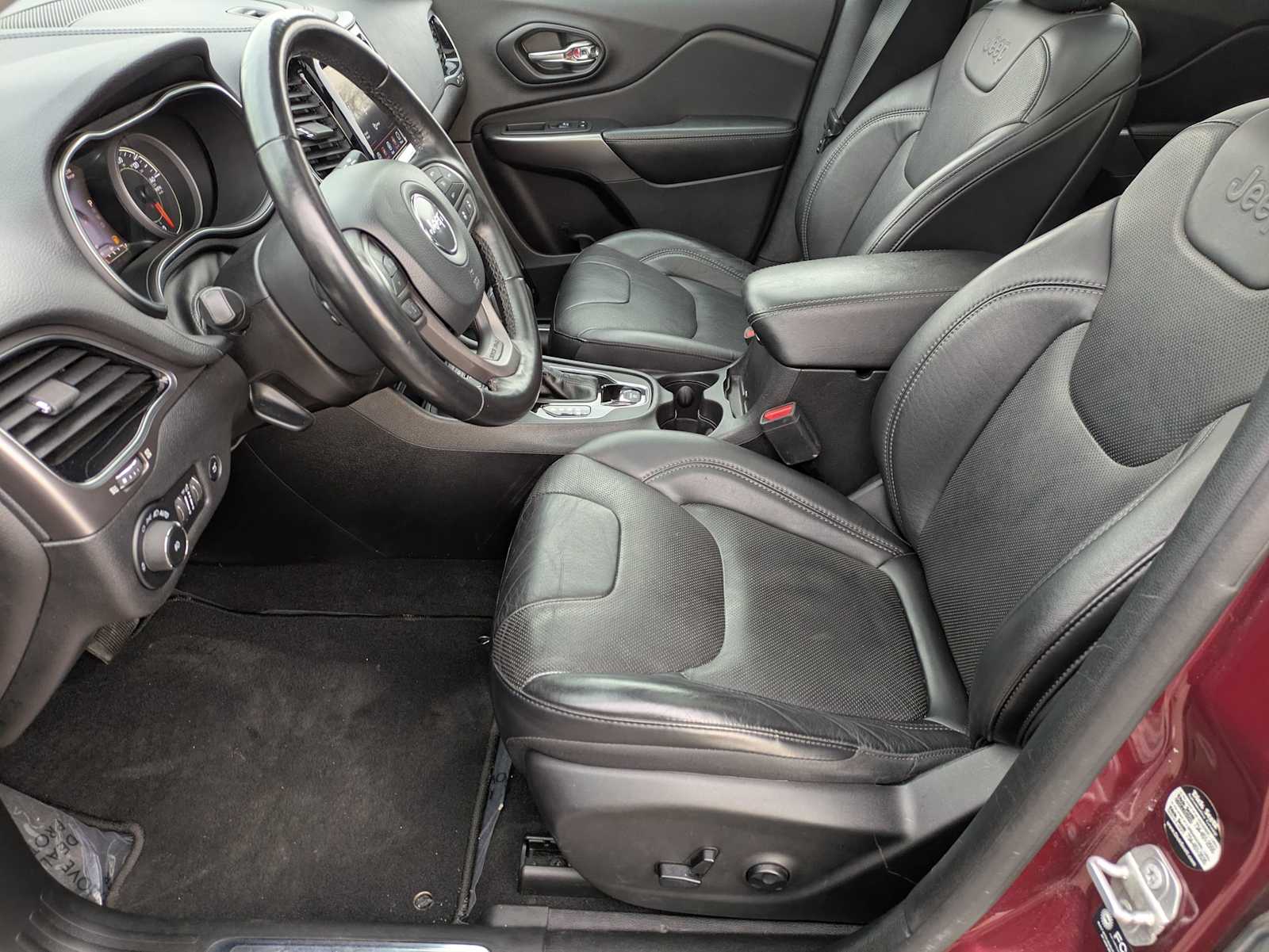 Thumbnail: 2021 Jeep Cherokee - 14