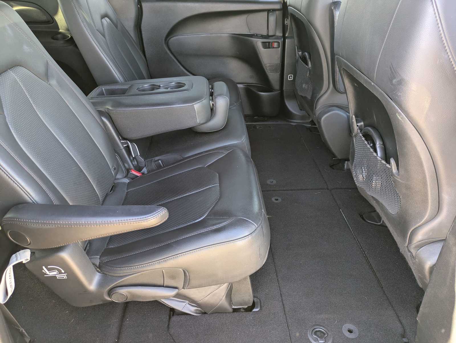 Thumbnail: 2020 Chrysler Pacifica - 17