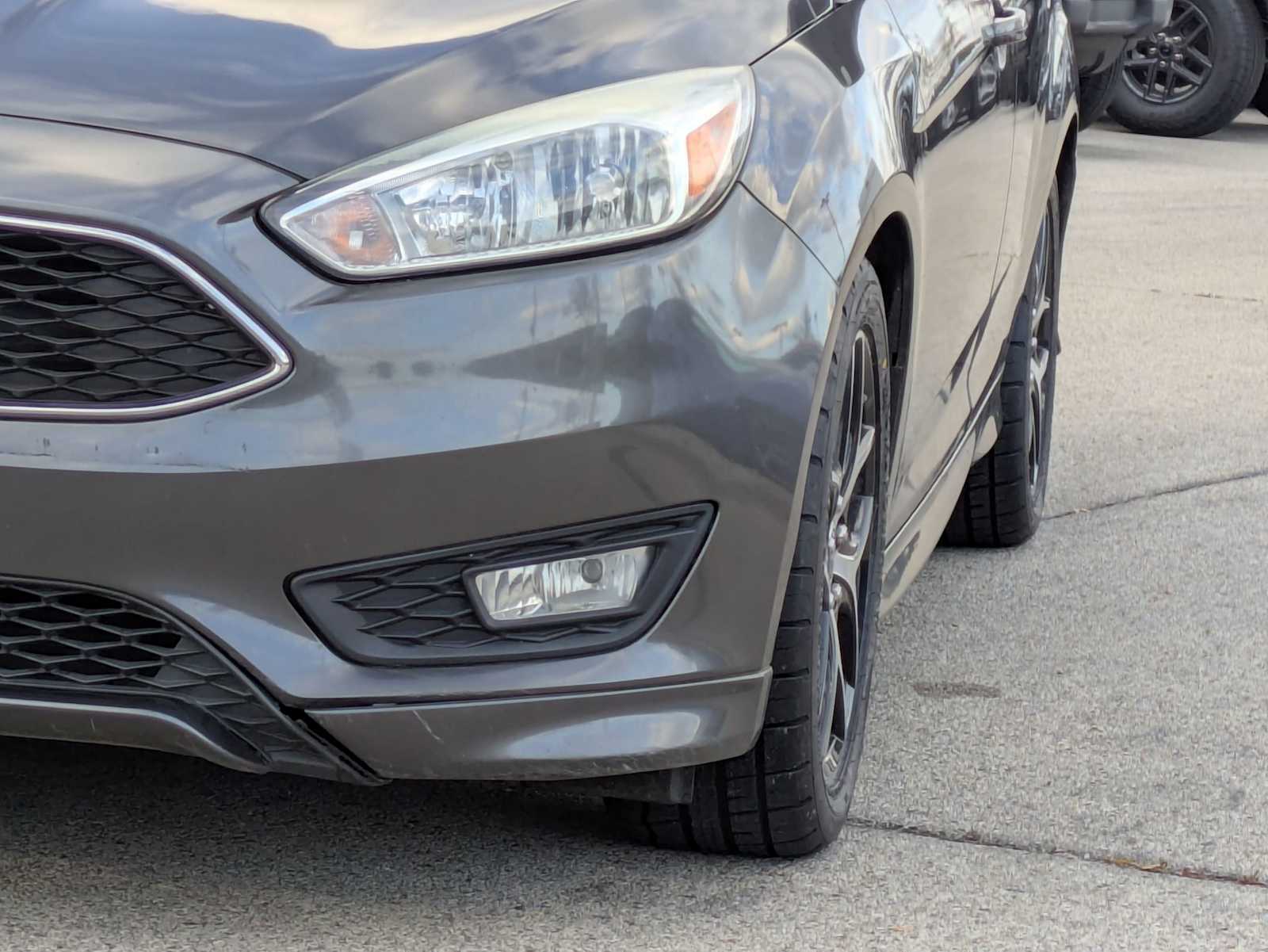 Thumbnail: 2015 Ford Focus - 10