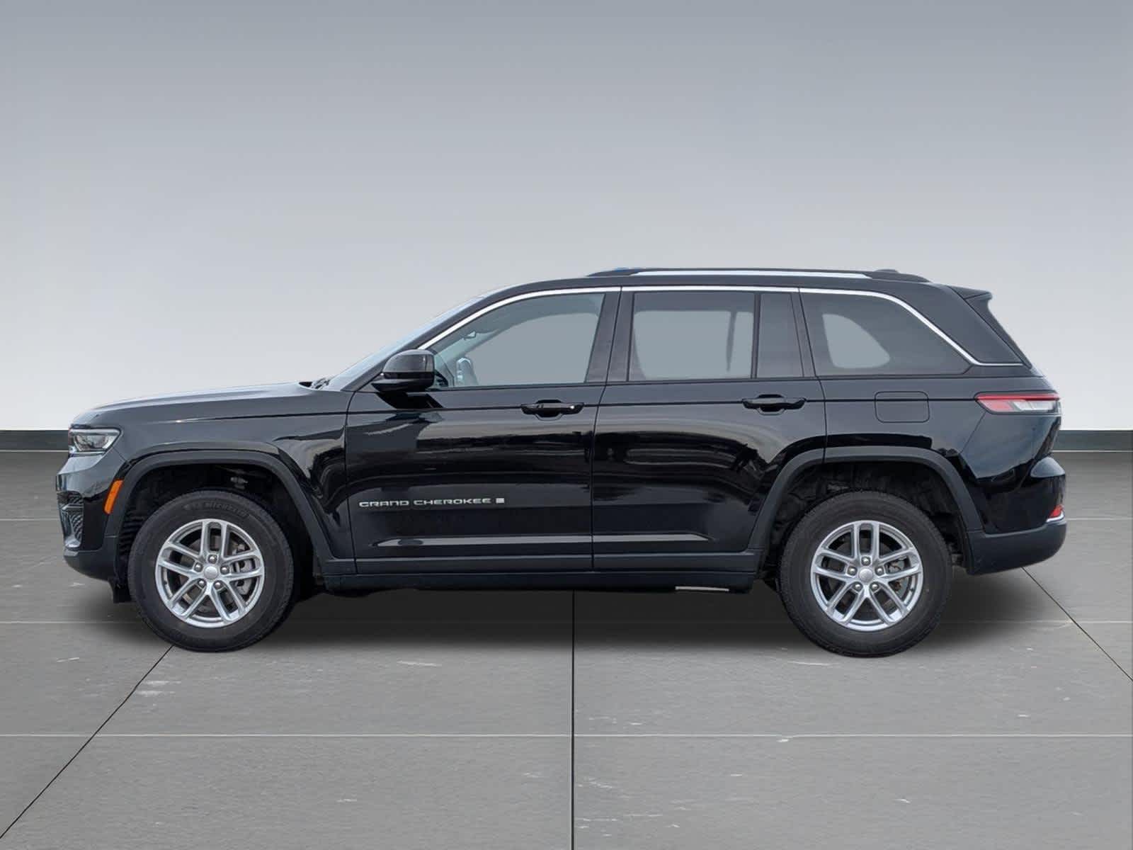 Thumbnail: 2023 Jeep Grand Cherokee - 3