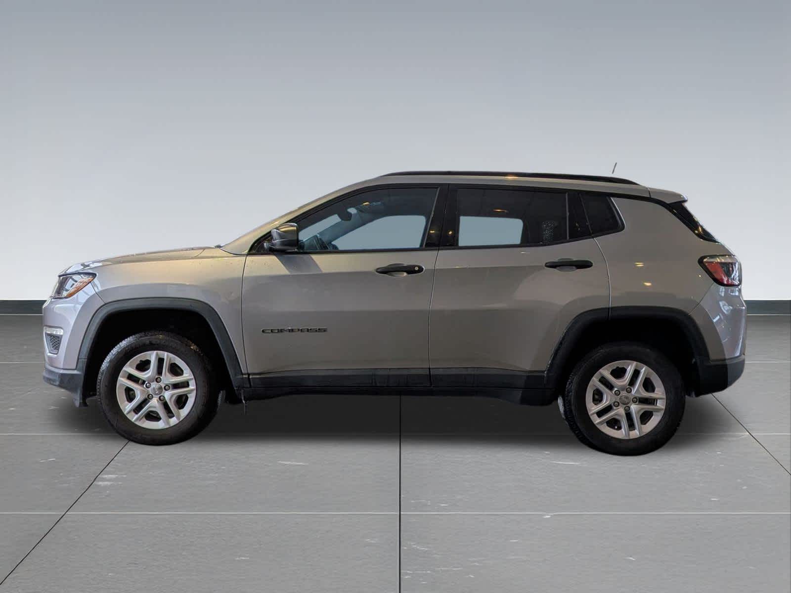 Thumbnail: 2018 Jeep Compass - 3