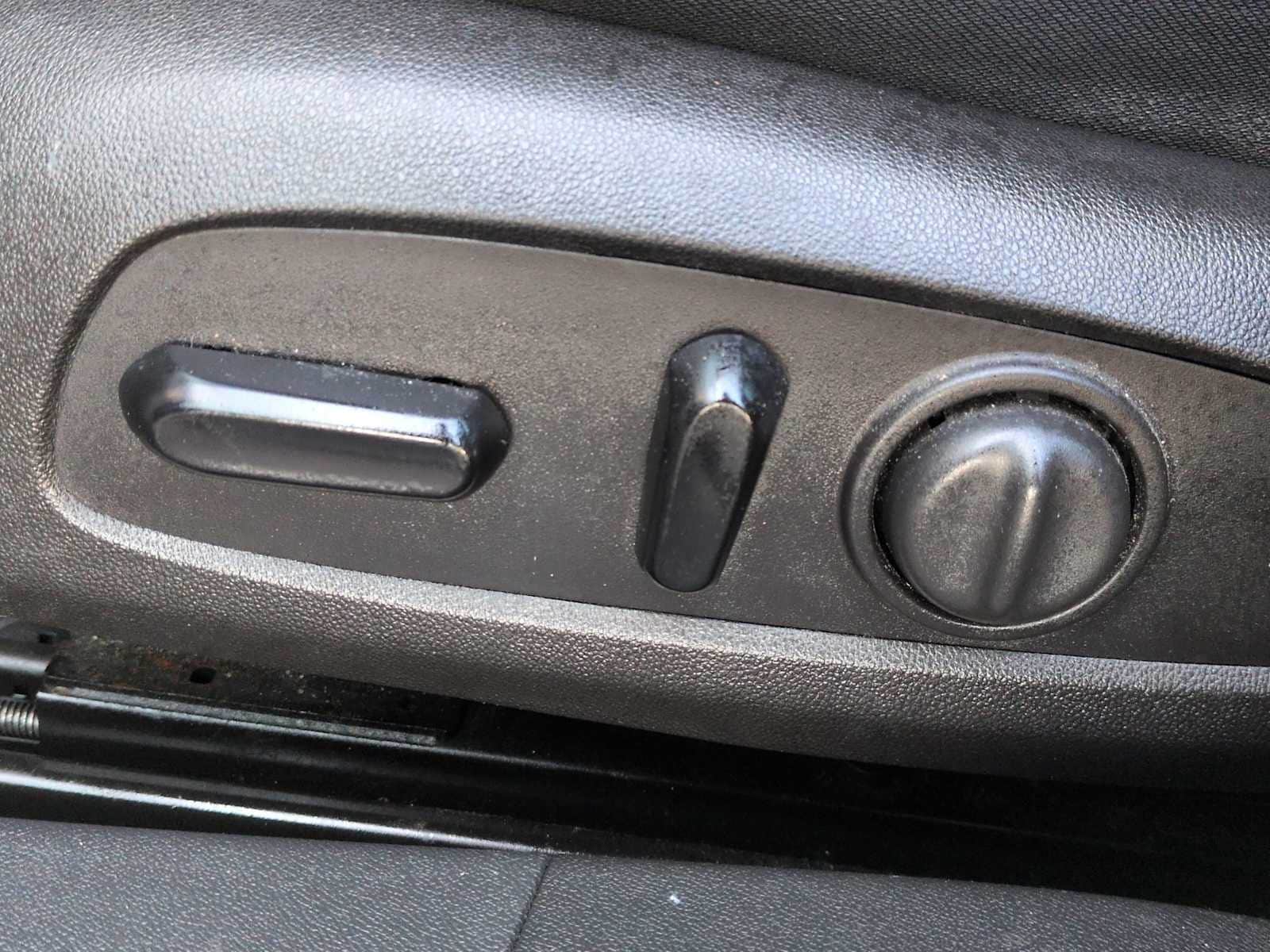 Thumbnail: 2016 Chevrolet Malibu - 16