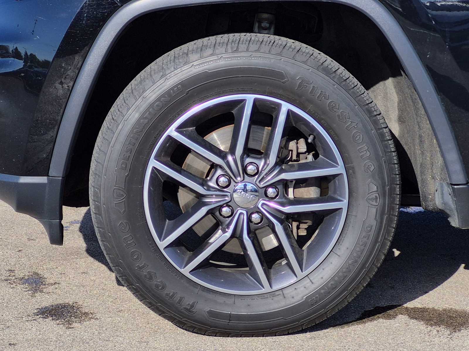 Thumbnail: 2018 Jeep Grand Cherokee - 17