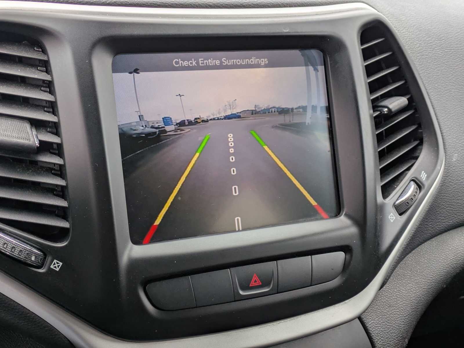 Thumbnail: 2014 Jeep Cherokee - 30