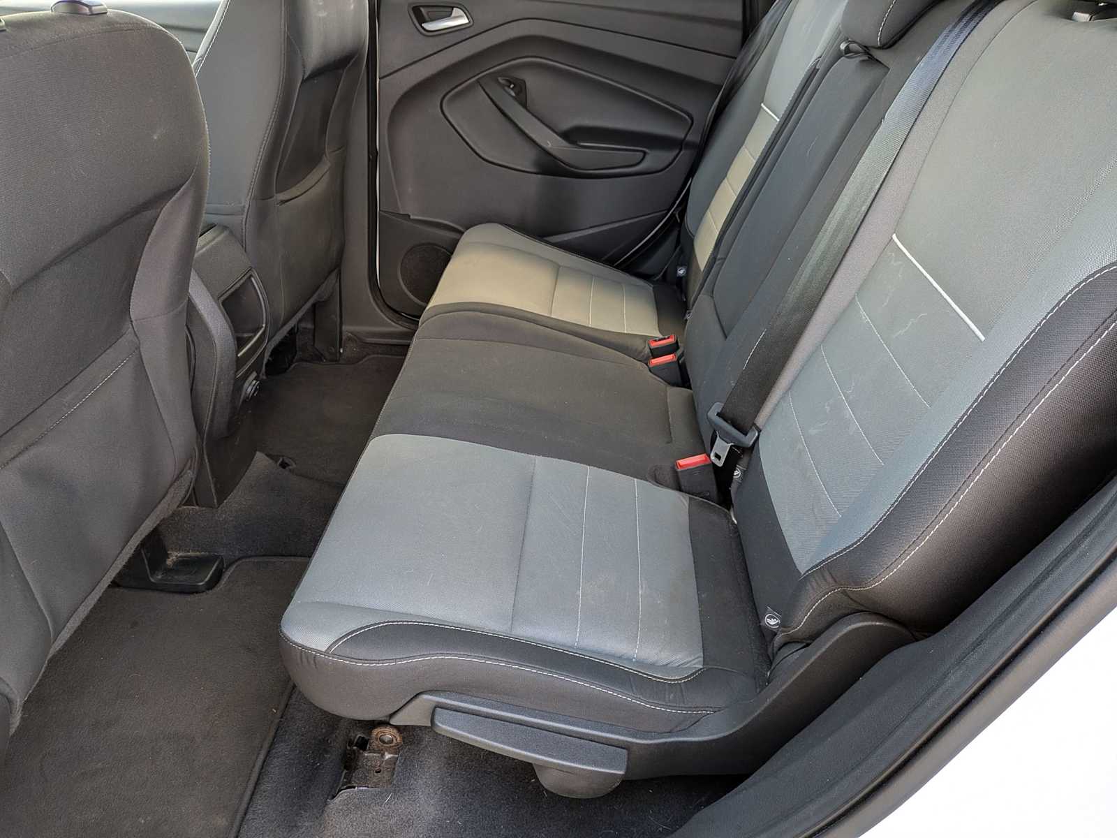 Thumbnail: 2015 Ford Escape - 17